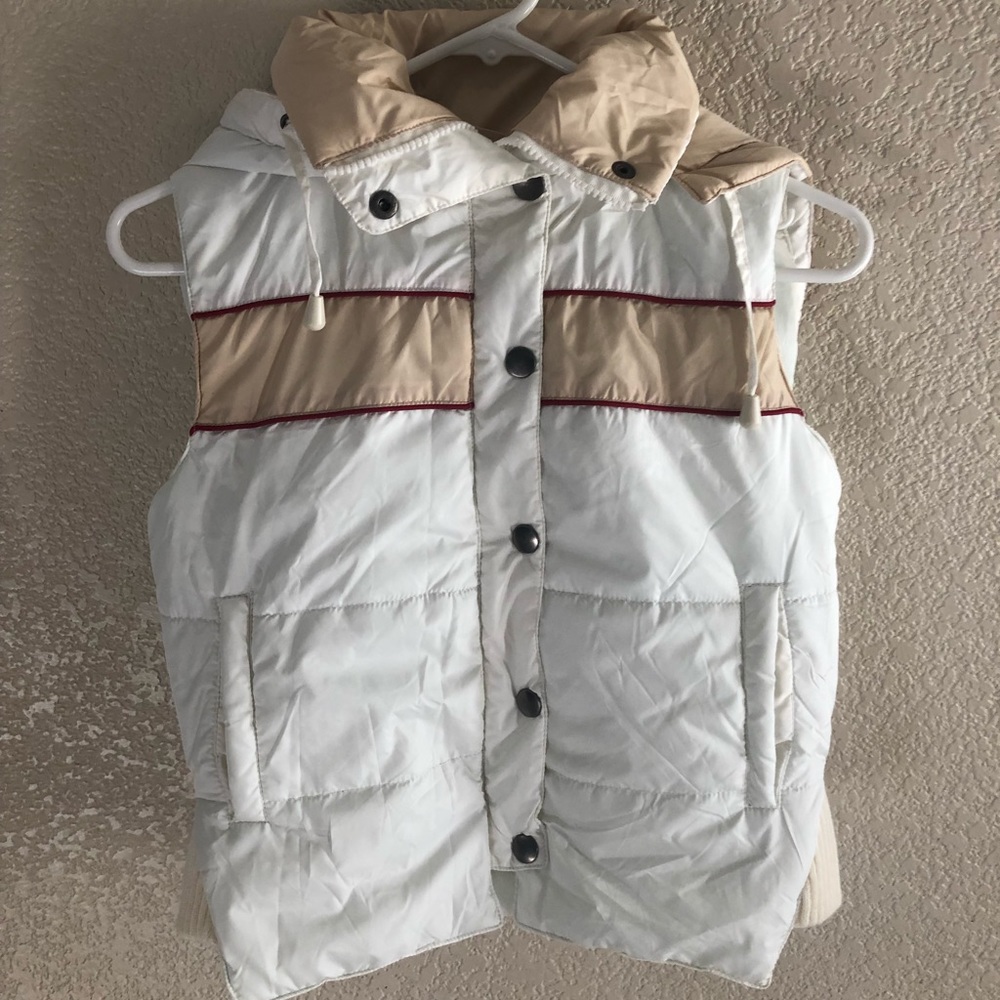 Women’s Hooded Vest